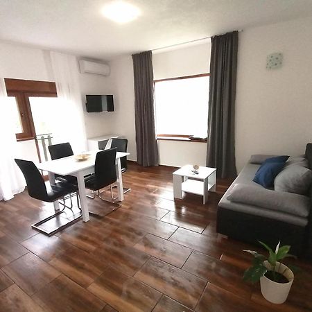 Farma & Apartmani Opg Sasa Delic Korenica Luaran gambar