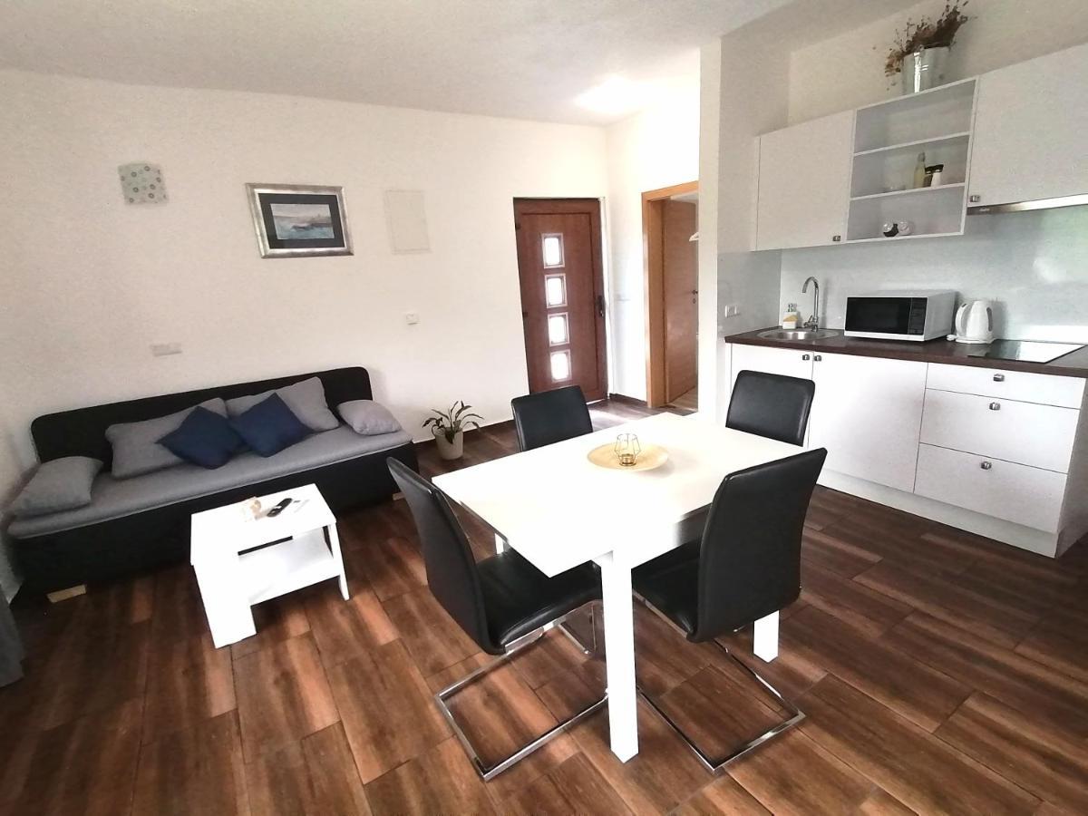 Farma & Apartmani Opg Sasa Delic Korenica Luaran gambar